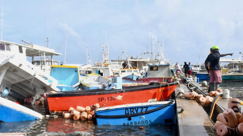 Huracán Beryl orilla a navieras a cancelar sus cruceros por el Caribe.