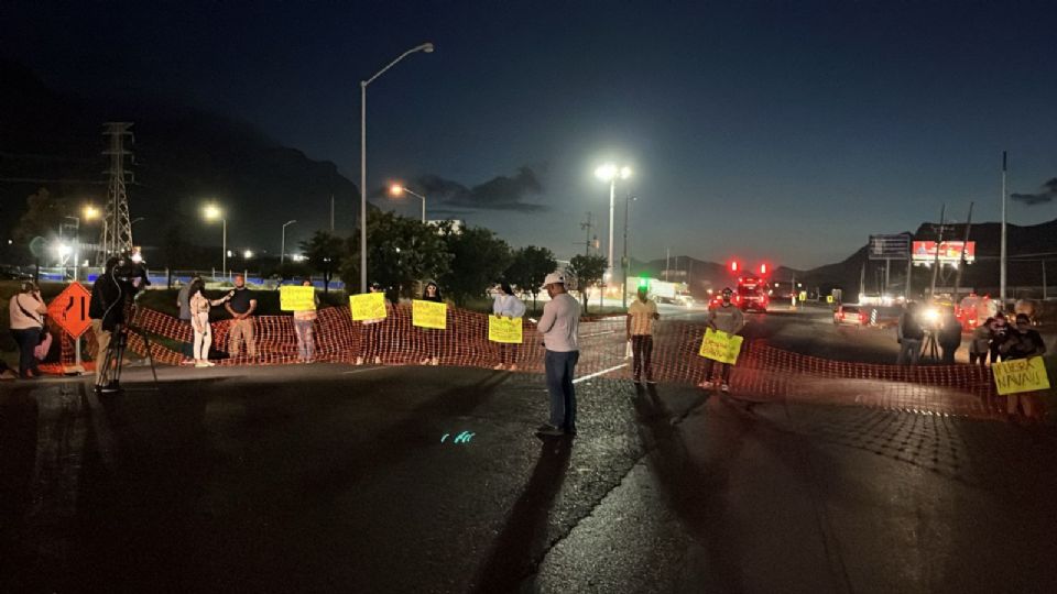 Bloqueo en la carretera a Saltillo.