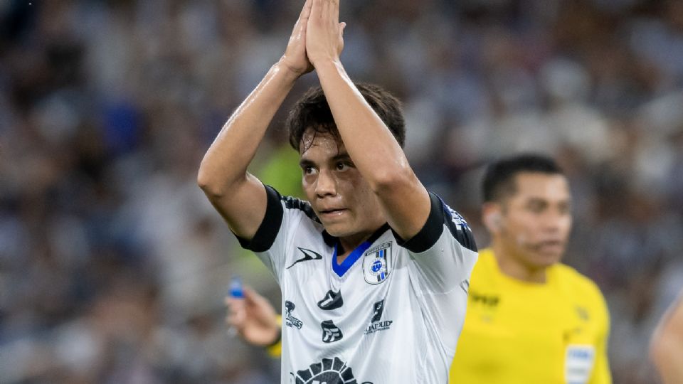 Víctor López, quien fue cedido por Rayados a Querétaro, demostró su calidad al marcar un golazo ante su ex equipo