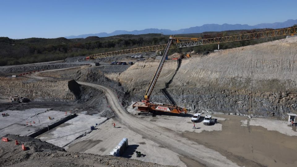 Construcción de la presa Libertad, NL.