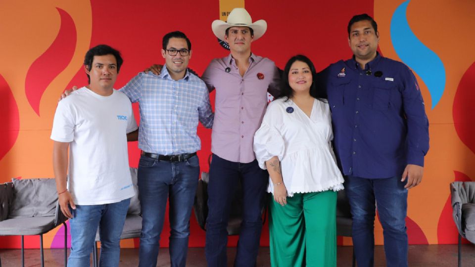 (Izq. a Der.) Hugo Espejo, David de la Peña, Alejandro Gutiérrez, Lucero Santos y Héctor Cortés.