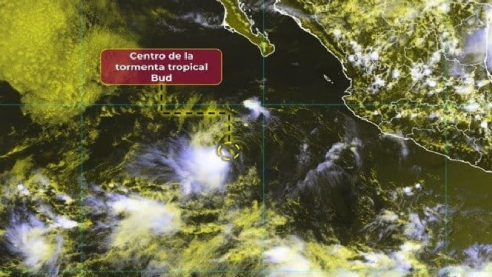 Imagen satelital de tormenta tropical Bud.