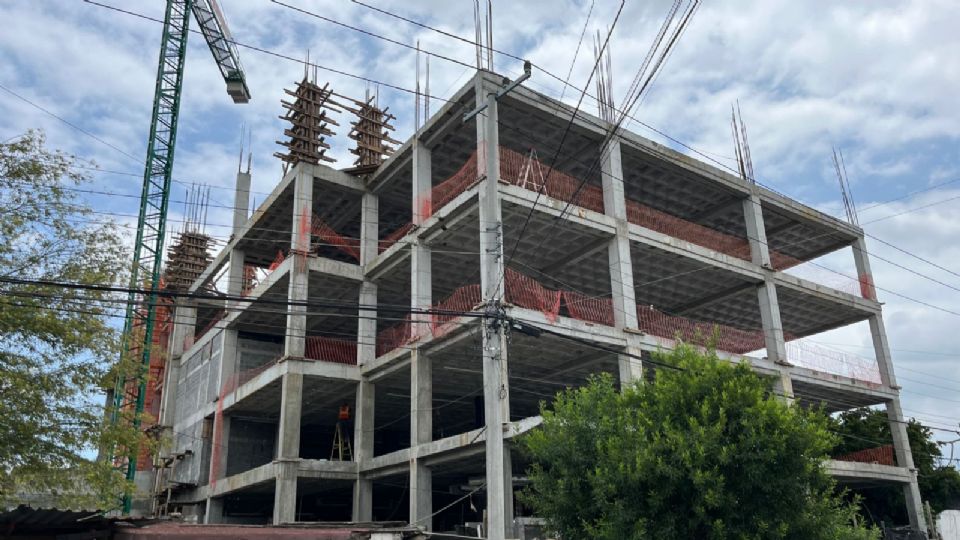 Construcción del nuevo edificio del Semefo en Monterrey.