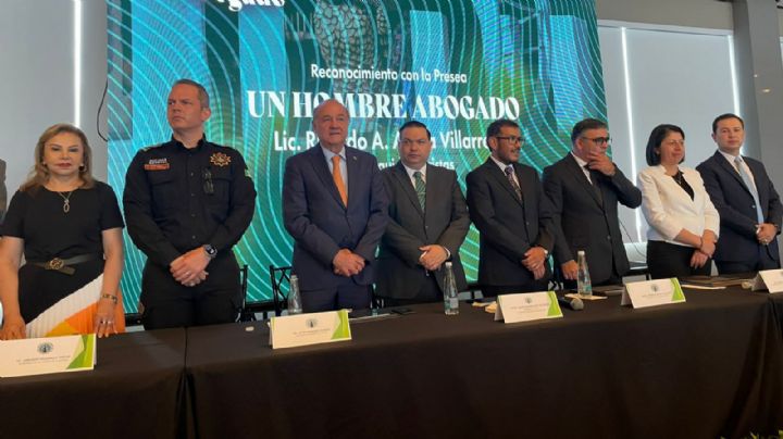 Reconocen a funcionarios de gobierno de NL en el Día del Abogado