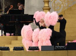 Lady Gaga canta en francés en la ceremonia inaugural de los Juegos Olímpicos