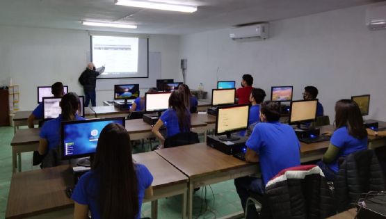 Cierran 10 escuelas de Nuevo León; estudiantes quedan con educación trunca