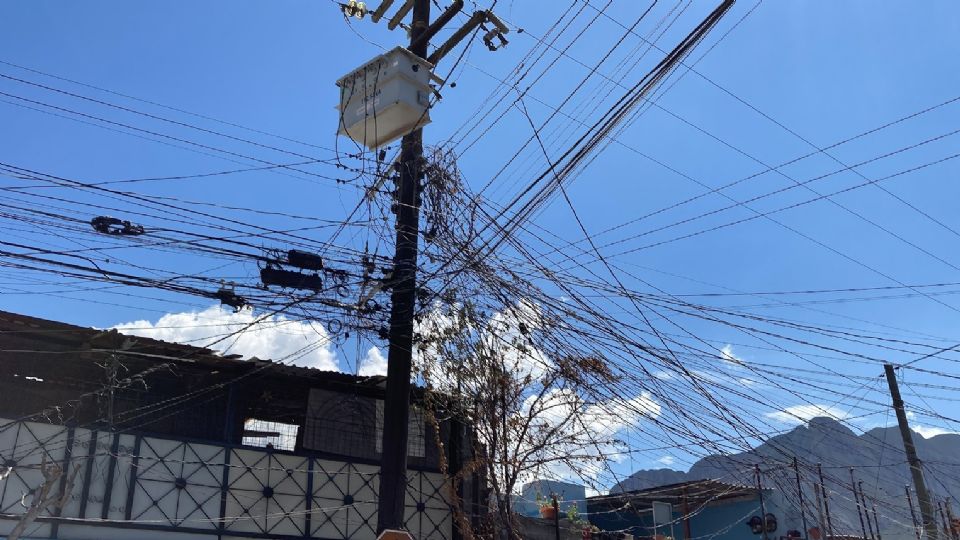 Cables sueltos en Monterrey.