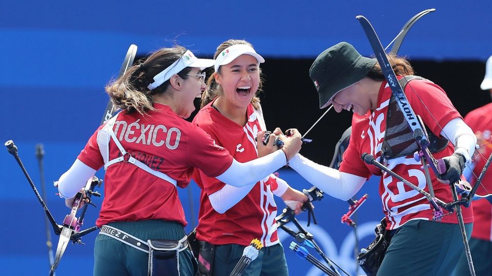 El equipo mexicano de tiro con arco, conformado por Alejandra Valencia, Ángela Ruiz y Ana Paula Vázquez, se adjudicó la medalla de bronce en París 2024