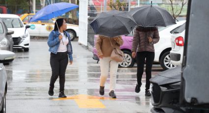 Fuerte lluvia azota la zona metropolitana de Monterrey