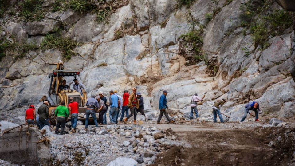 Trabajos de reconexión en Laguna de Sánchez.