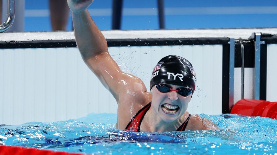 Ledecky empata con Jenny Thompson en medallas de oro olímpicas femeninas.