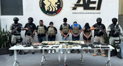 Detienen a 3 hombres y 2 mujeres con armas, drogas y equipo táctico en Escobedo