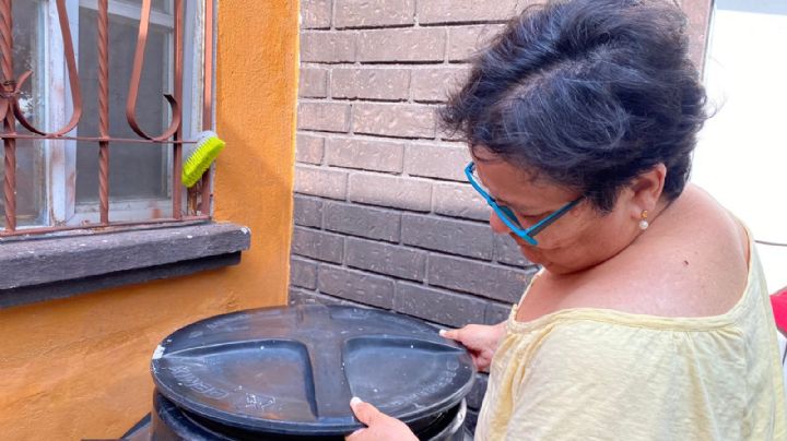 Martha de 70 años y con discapacidad, sufre la crisis de agua en Santa Catarina