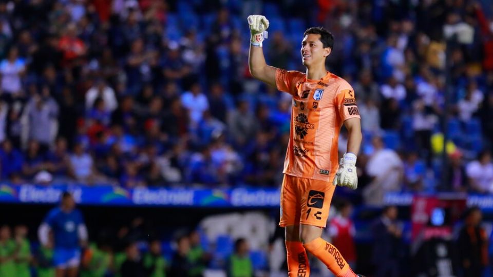 El arquero mexicano Fernando Tapia ha completado con éxito las pruebas médicas y se ha unido oficialmente a Tigres como nuevo jugador.