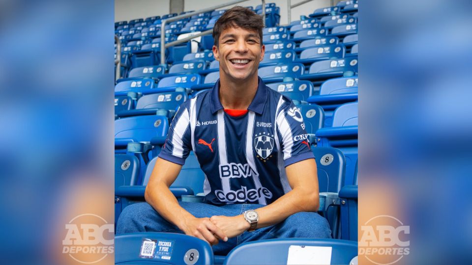 Óliver Torres no se ha incorporado a los entrenamientos de Rayados por su lesión.