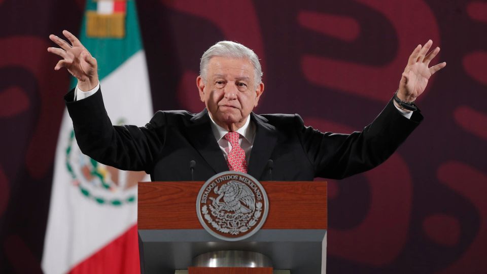 López Obrador aplaude recientes nombramientos de Claudia Sheinbaum | EFE/ Isaac Esquivel