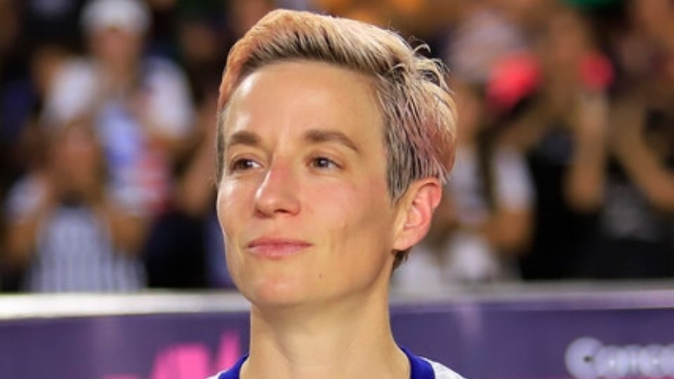 La exfubolista de Estados Unidos Megan Rapinoe, cumple 39 años de edad, a lo largo de su carrera como jugadora luchó para que el fútbol femenil tenga el respeto que tiene hoy en día