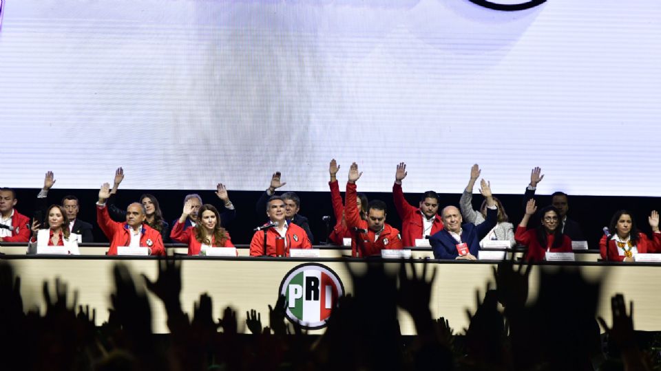 PRI modifica estatutos y ‘Alito’ Moreno se podrá reelegir en la dirigencia.