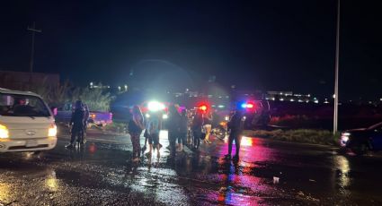 Bloquean avenida Heberto Castillo por falta de agua en García, NL