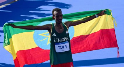 Tamirat Tola gana el maratón en París 2024