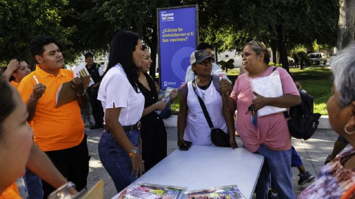 Alejandra Morales y regidores electos de MC donan útiles escolares en San Nicolás