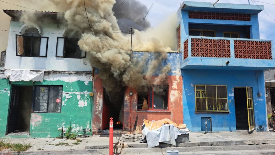 Incendio en vivienda en Monterrey.