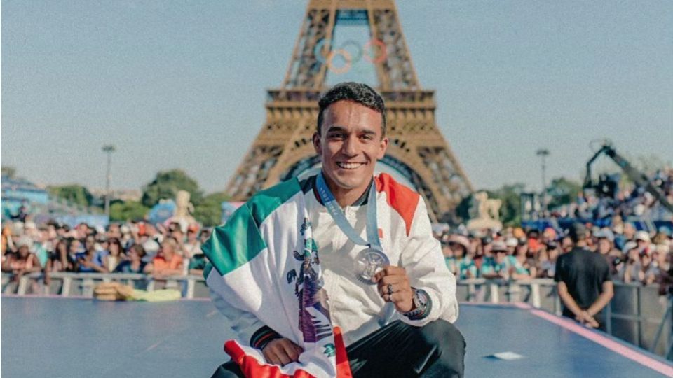 Juan Manuel Celaya, clavadista mexicano, conquistó la medalla de plata en París 2024.