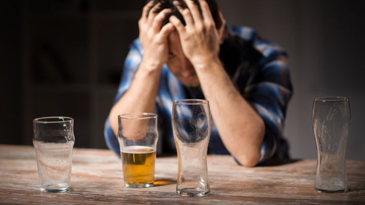 Cuatro de cada 10 adultos beben alcohol en exceso en México: Estudio