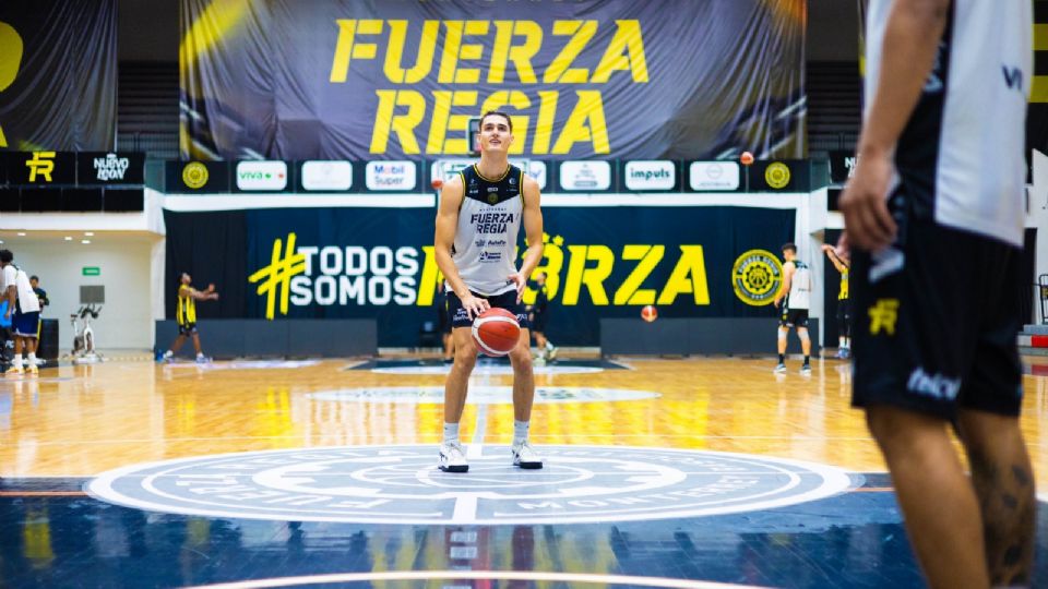 La Fortaleza será el escenario de un duelo entre dos equipos con aspiraciones distintas: Fuerza Regia busca el liderato, Lobos Plateados la clasificación.