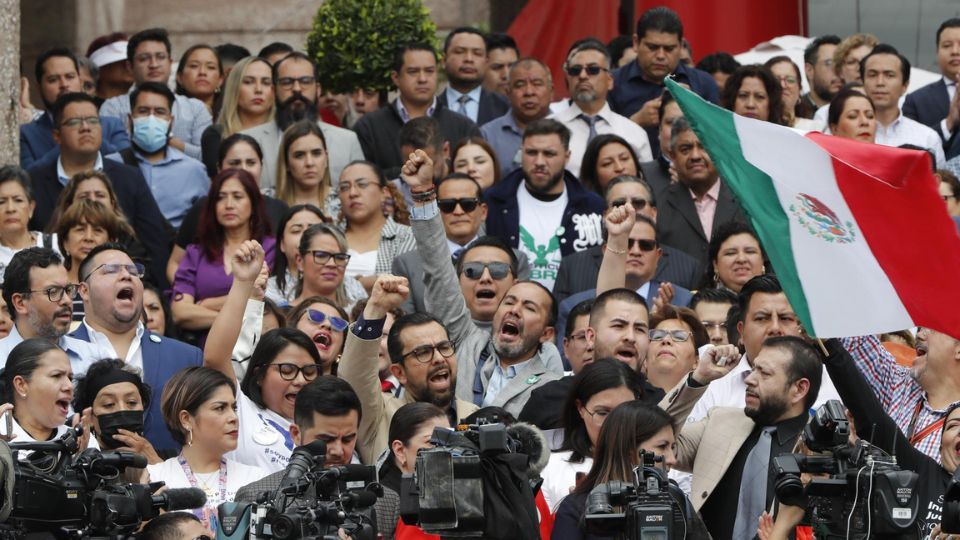 Trabajadores del Poder Judicial protestan en contra de la reforma judicial impulsada por el oficialismo, este martes en Ciudad de México | EFE/ Mario Guzmán