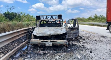 Se incendia camión de carga en la carretera Cadereyta–Allende