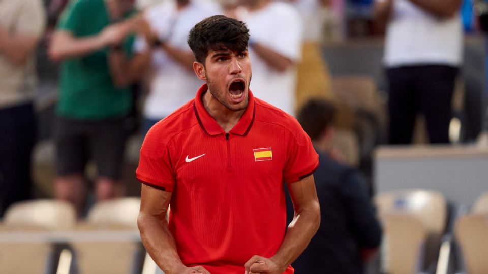 Carlos Alcaraz derrota al tenista canadiense Felix Auger-Aliassime y se mete en la final olímpica.