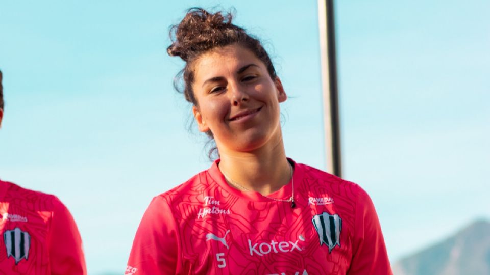 Lucía García ya entrena con Rayadas y podría debutar en el Clásico Regio