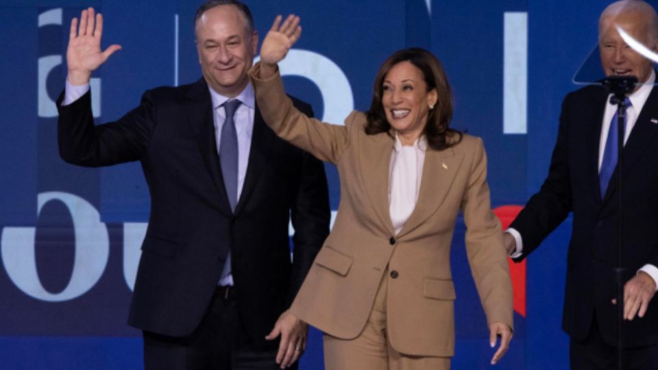 Doug Emhoff, esposo de Kamala Harris la presenta como una “guerrera alegre”.