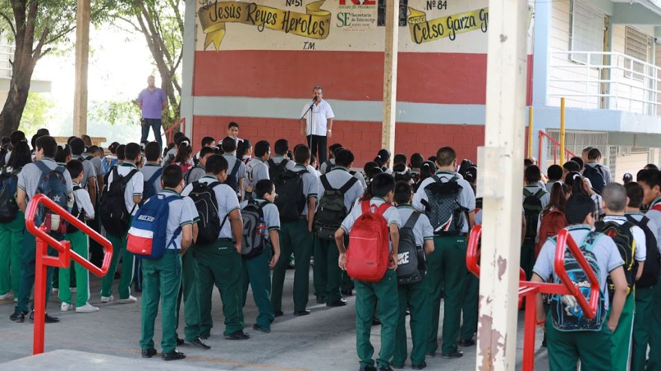 Alumnos de secundaria en Monterrey