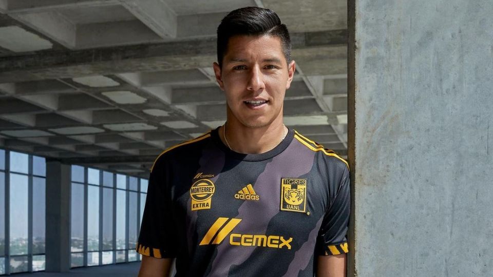 Hugo Ayala, más que un jugador, un ícono de Tigres. Su legado trasciende los títulos y lo consolida como una leyenda del club.