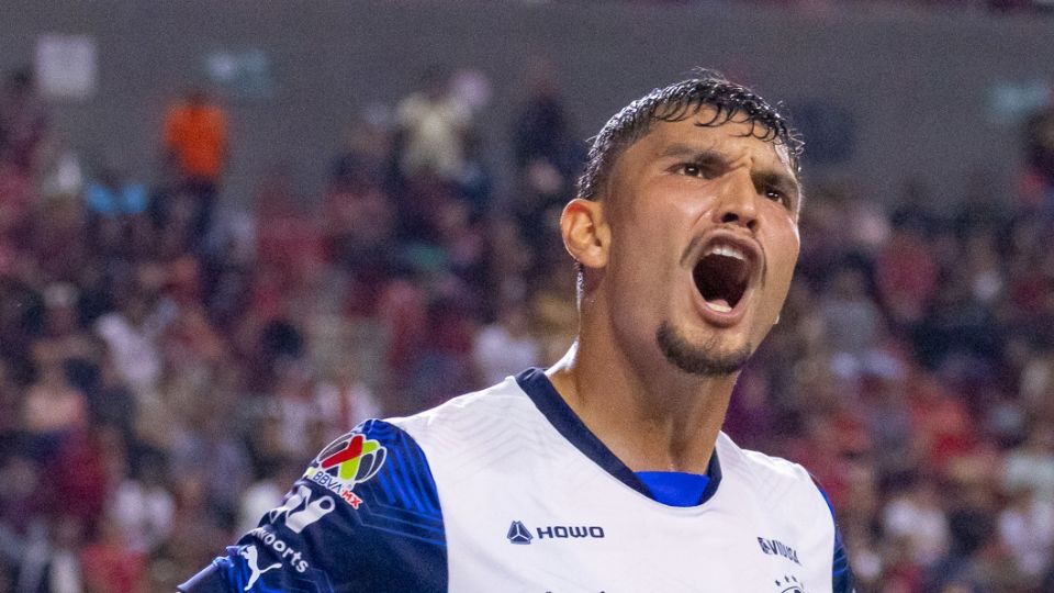 Brandon Vázquez celebra su anotación frente a Xolos de Tijuana