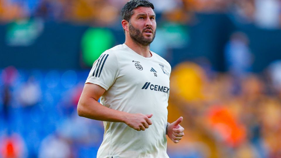 Andre-Pierre Gignac durante el calentamiento previo al juego de la jornada 5 del Torneo Apertura 2024