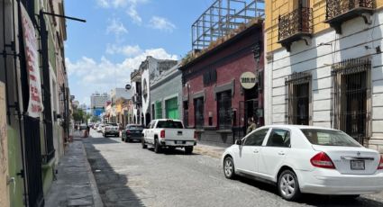 Cierres viales por carrera 10 k provocan caos en el Bario Antiguo de Monterrey