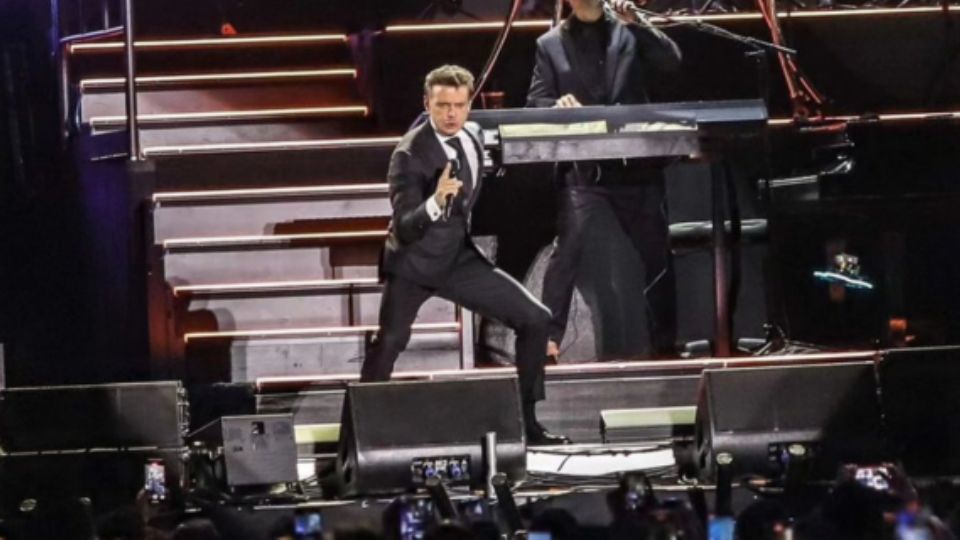 Luis Miguel en concierto.