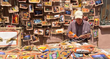 Artesanos encuentran en el callejón del arte de Barrio Antiguo una forma de expresión y de vivir