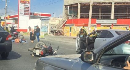 Conductor impacta a un repartidor de aplicación en Monterrey 