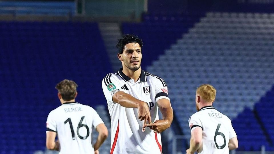 Raúl Jiménez abrió el marcador de penalti y fue clave en la victoria del Fulham sobre Birmingham City.