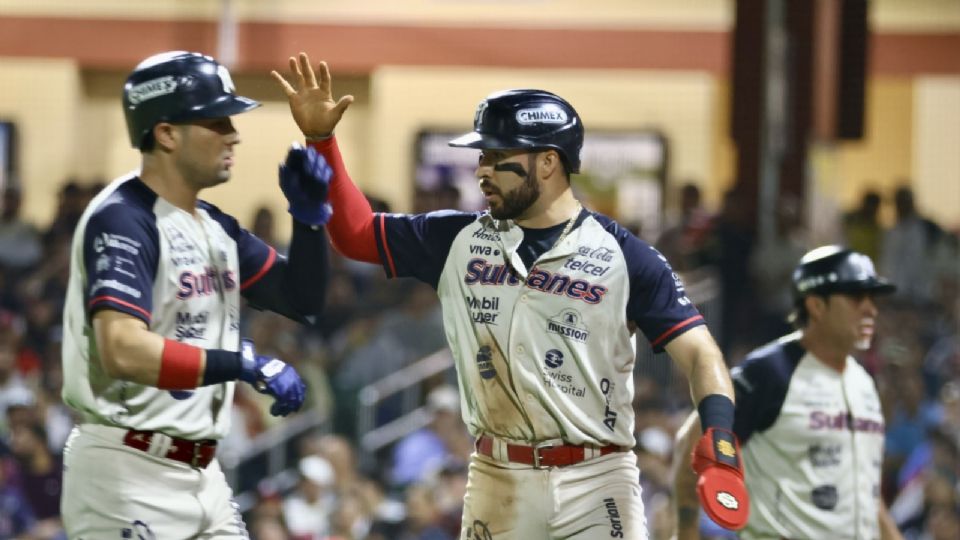 Sultanes de Monterrey toma ventaja en la serie al vencer a Tecolotes de los Dos Laredos en el cuarto juego.