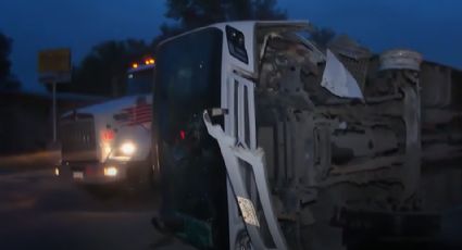 Volcadura de camión de personal deja 8 personas lesionadas en Escobedo