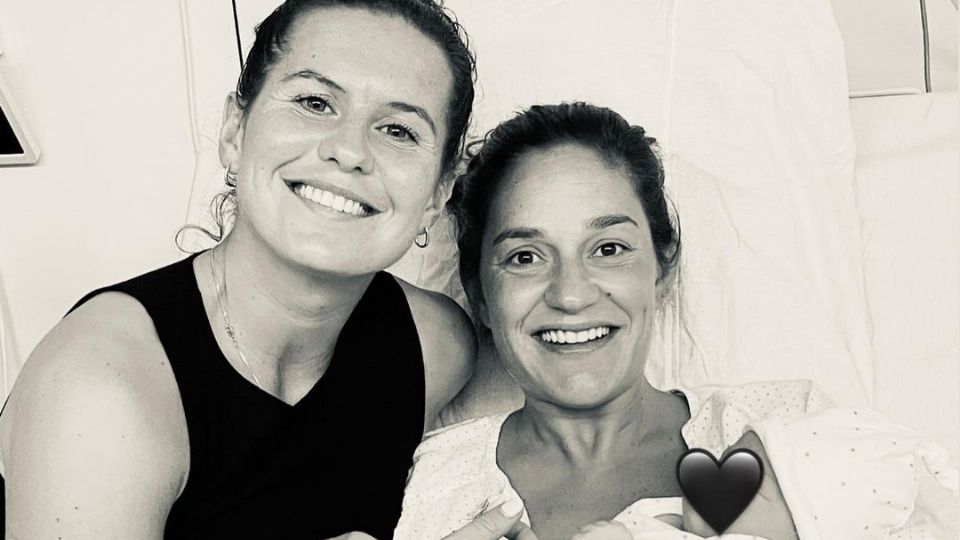 Merel van Dongen, y su pareja, Ana Romero, anunciaron el nacimiento de su primera hija, Ibbie.