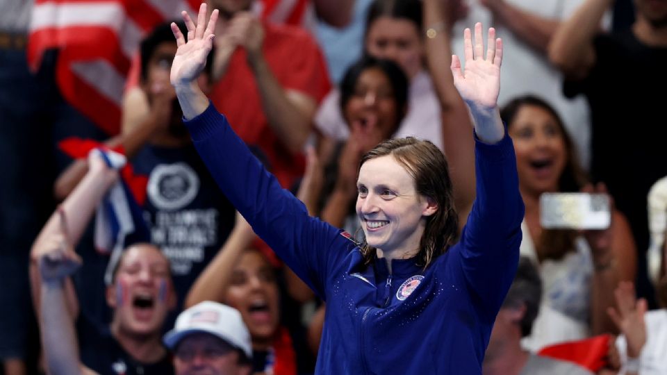 Ledecky sigue haciendo historia en París.