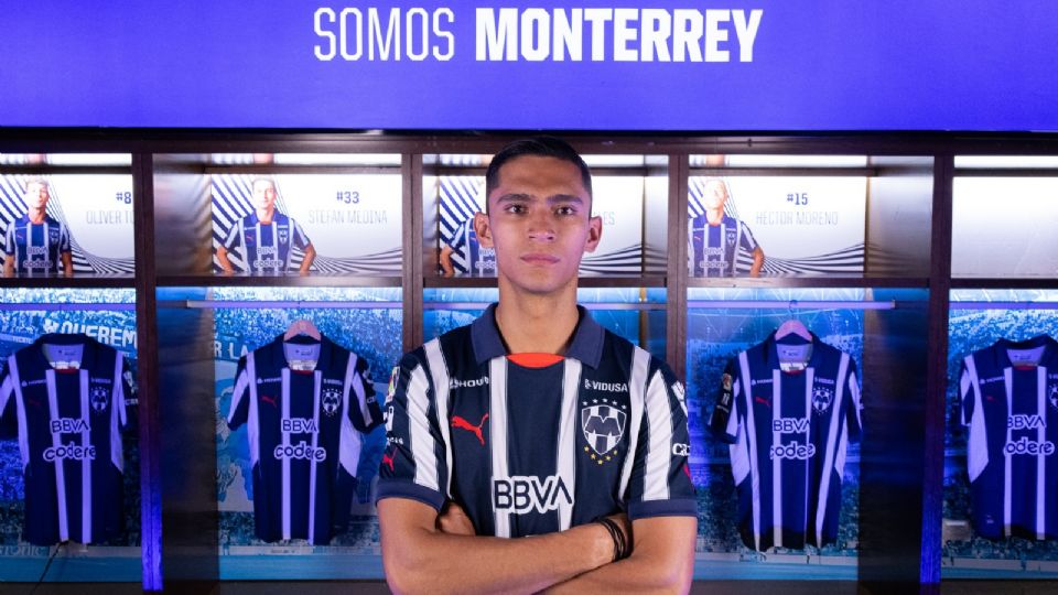 Fidel Ambriz fue presentado como nuevo jugador de Rayados