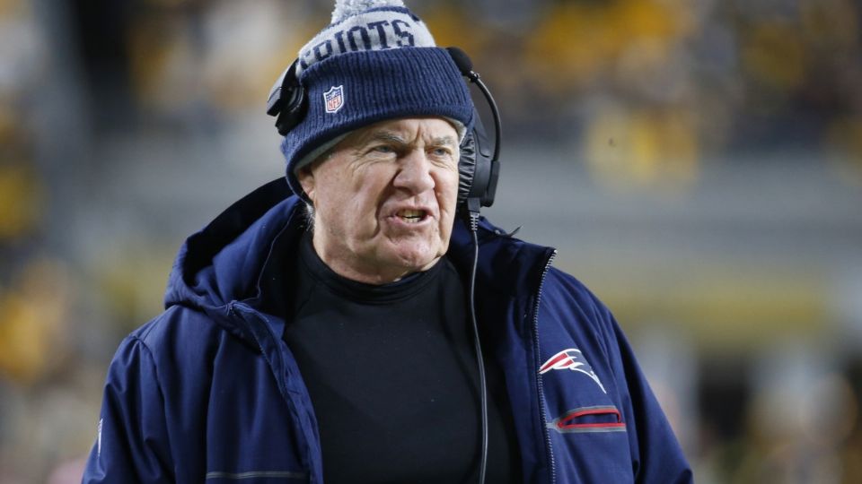 Bill Belichick, el entrenador más ganador en la historia de la liga, dejó los New England Patriots.