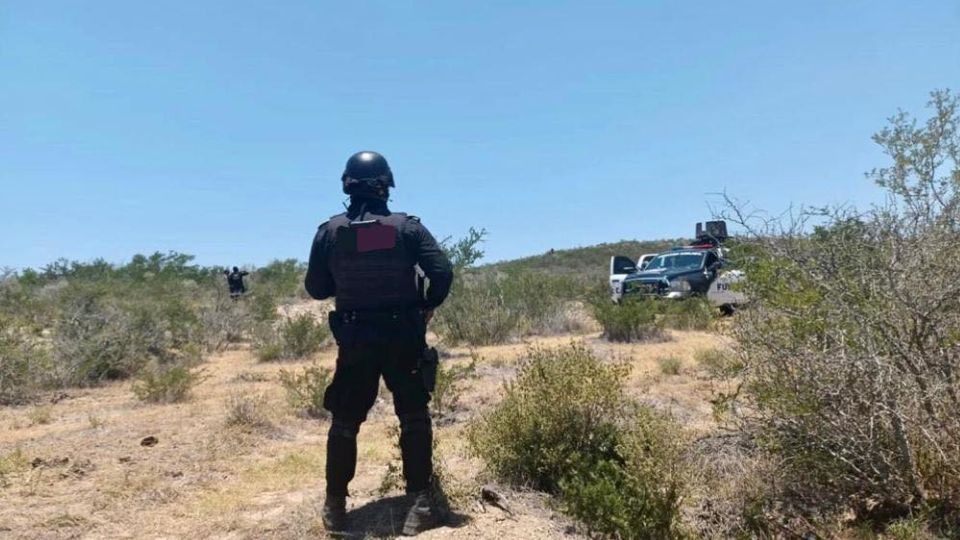 Elementos de Fuerza Civil en terreno baldío | Facebook / Fuerza Civil